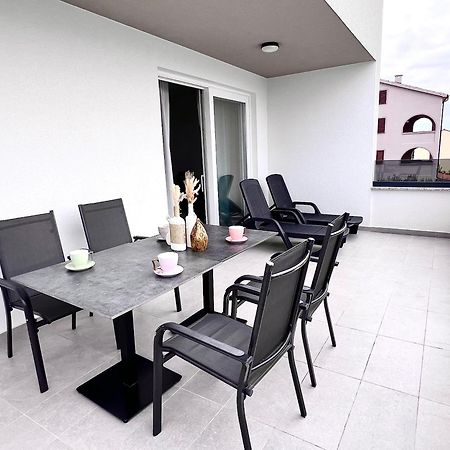 Boutique Hotel Ivy'Z Novalja Exterior photo